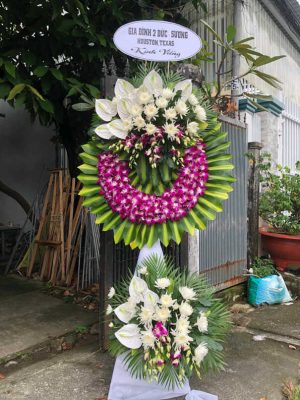 Kệ hoa chia buồn 57
